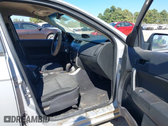 2008 Ford Focus SE z VIN 1FAHP35N18W162951, wystawiony jako IAAI lot #37857727 z przebiegiem 158 792 mil mil oraz . Historia ofert i sprzedaży dostępna na DreamBid. Obrazek 5.