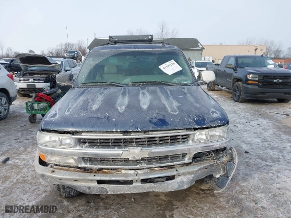 2003 Chevrolet Tahoe LT with VIN 1GNEC13Z63R182212, listed as a IAAI auction lot 41399286 with 241,980 mi miles. Bid and sale history available at carsss.com. Image 12.