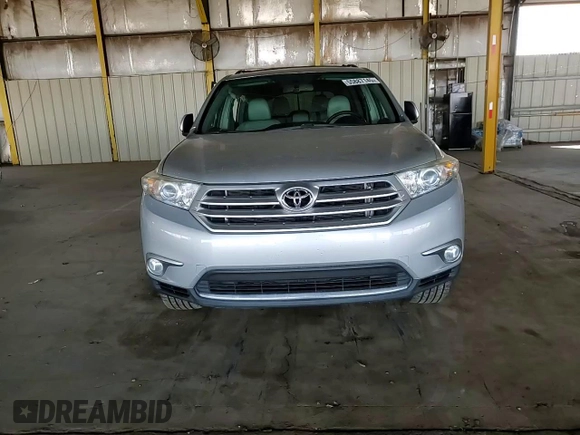 2013 Toyota Highlander Limited z VIN 5TDDK3EHXDS237092, wystawiony jako Copart lot #55887145 z przebiegiem 119 309 mil mil oraz Szkoda całkowita • Salvage title. Historia ofert i sprzedaży dostępna na DreamBid. Obrazek 14.