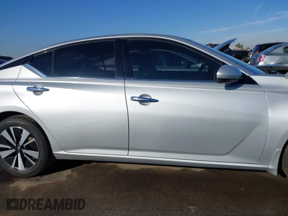 2019 Nissan Altima 2.5 SV with VIN 1N4BL4DV9KC178879, listed as a IAAI auction lot 41611524 with 71,051 mi miles. Bid and sale history available at carsss.com. Image 14.