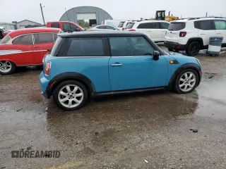 2009 MINI Hardtop z VIN WMWMF33539TT69470, wystawiony jako Copart lot #59624825 z przebiegiem 132 959 mil mil oraz Szkoda całkowita • Salvage title. Historia ofert i sprzedaży dostępna na DreamBid. Obrazek 3.