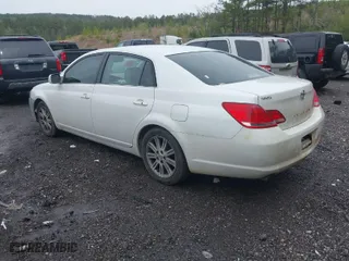 2006 Toyota Avalon XL with VIN 4T1BK36B26U083456, listed as a IAAI auction lot 41758061 with 224,498 mi miles. Bid and sale history available at carsss.com. Image 3.