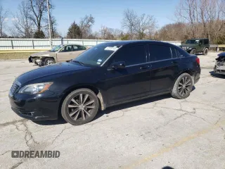 2012 Chrysler 200 S with VIN 1C3CCBHG3CN192608, listed as a Copart auction lot 47979145 with 0 mi miles and Salvage Title. Bid and sale history available at carsss.com. Image 1.