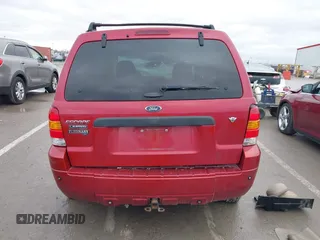 2007 Ford Escape Limited with VIN 1FMCU94147KA24935, listed as a IAAI auction lot 41374921 with 111,512 mi miles. Bid and sale history available at carsss.com. Image 17.