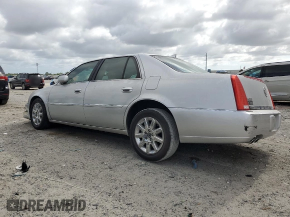 2011 Cadillac DTS Premium Collection z VIN 1G6KH5E69BU137044, wystawiony jako Copart lot #54723905 z przebiegiem 128 081 mil mil oraz Szkoda całkowita • Salvage title. Historia ofert i sprzedaży dostępna na DreamBid. Obrazek 2.