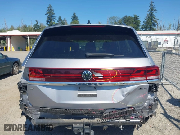 2024 Volkswagen Atlas SE with VIN 1V2HR2CA9RC531636, listed as a IAAI auction lot 42757784 with 40,257 mi miles and . Bid and sale history available at DreamBid. Image 17.