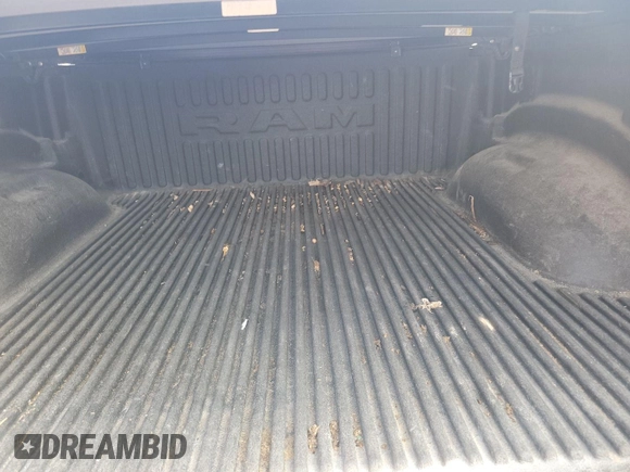 2022 Ram 1500 Big Horn z VIN 1C6RRFFG3NN179043, wystawiony jako IAAI lot #42566379 z przebiegiem 90 922 mil mil oraz . Historia ofert i sprzedaży dostępna na DreamBid. Obrazek 11.
