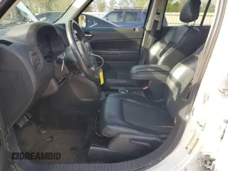 2016 Jeep Patriot Sport SE z VIN 1C4NJPBA9GD642186, wystawiony jako Copart lot #50650435 z przebiegiem 103 075 mil mil oraz Szkoda całkowita • Salvage title. Historia ofert i sprzedaży dostępna na DreamBid. Obrazek 7.