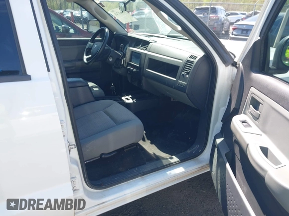 2008 Dodge Dakota с VIN 1D3HW38N38S581620, выставлен на аукционе IAAI как лот 41961741 с пробегом 133 760 миль миль и . История ставок и продаж доступна на DreamBid. Изображение 5.