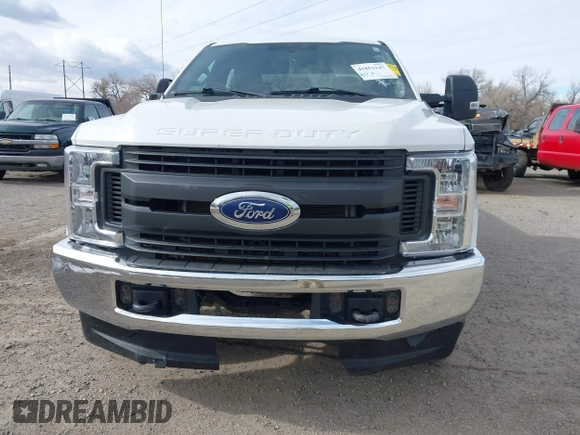 2019 Ford F-250 XL z VIN 1FT7W2B60KEF78955, wystawiony jako IAAI lot #41851147 z przebiegiem 205 275 mil mil oraz . Historia ofert i sprzedaży dostępna na DreamBid. Obrazek 19.