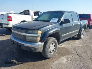 2008 Chevrolet Colorado LT w/3LT with VIN 1GCDS13E888161993, listed as a IAAI auction lot 41929277 with 323,261 mi miles. Bid and sale history available at carsss.com. Image 2.