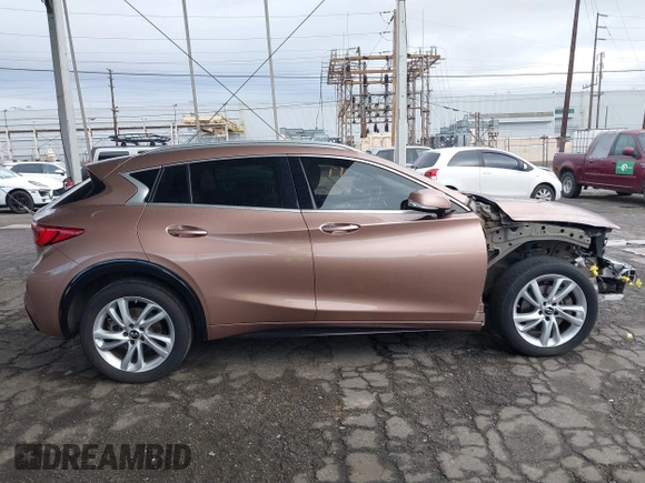 2017 Infiniti QX30 z VIN SJKCH5CP0HA021221, wystawiony jako IAAI lot #41771213 z przebiegiem 88 351 mil mil oraz . Historia ofert i sprzedaży dostępna na DreamBid. Obrazek 14.