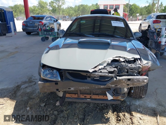 2002 Ford Mustang GT Deluxe с VIN 1FAFP42X32F139617, выставлен на аукционе IAAI как лот 42595295 с пробегом 117 587 миль миль и . История ставок и продаж доступна на DreamBid. Изображение 12.