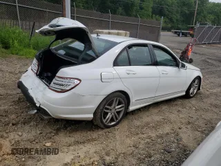 2013 Mercedes-Benz C 300 Sport z VIN WDDGF8AB2DR248141, wystawiony jako Copart lot #57864995 z przebiegiem 80 975 mil mil oraz Szkoda całkowita • Salvage title. Historia ofert i sprzedaży dostępna na DreamBid. Obrazek 3.