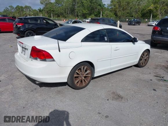 2010 Volvo C70 with VIN YV1672MC4AJ092225, listed as a IAAI auction lot 41706918 with 87,902 mi miles. Bid and sale history available at carsss.com. Image 4.