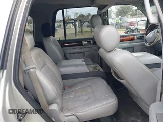 2005 Lincoln Navigator Luxury with VIN 5LMFU27505LJ20083, listed as a IAAI auction lot 41788861 with 258,971 mi miles. Bid and sale history available at carsss.com. Image 8.