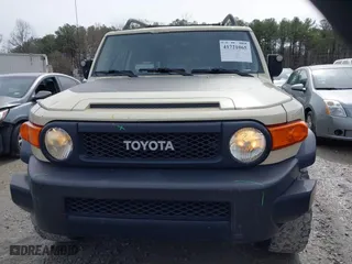 2010 Toyota FJ Cruiser with VIN JTEBU4BF1AK095319, listed as a IAAI auction lot 41721065 with 126,262 mi miles. Bid and sale history available at carsss.com. Image 12.