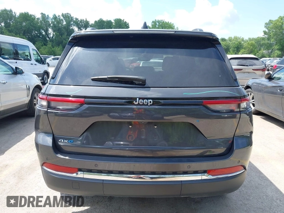 2024 Jeep Grand Cherokee with VIN 1C4RJYB68RC132293, listed as a IAAI auction lot 42597310 with 39,517 mi miles and . Bid and sale history available at DreamBid. Image 16.