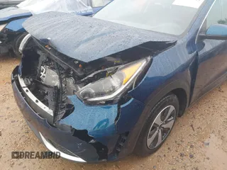 2017 Kia Niro FE with VIN KNDCB3LC8H5048326, listed as a IAAI auction lot 41045713 with 54,304 mi miles. Bid and sale history available at carsss.com. Image 6.