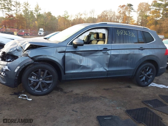 2022 Volkswagen Tiguan SE with VIN 3VV2B7AX9NM027422, listed as a IAAI auction lot 40736336 with 25,876 mi miles. Bid and sale history available at carsss.com. Image 14.