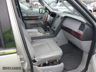 2006 Lincoln Navigator Luxury with VIN 5LMFU27506LJ01597, listed as a IAAI auction lot 41693004 with 1 mi miles. Bid and sale history available at carsss.com. Image 5.