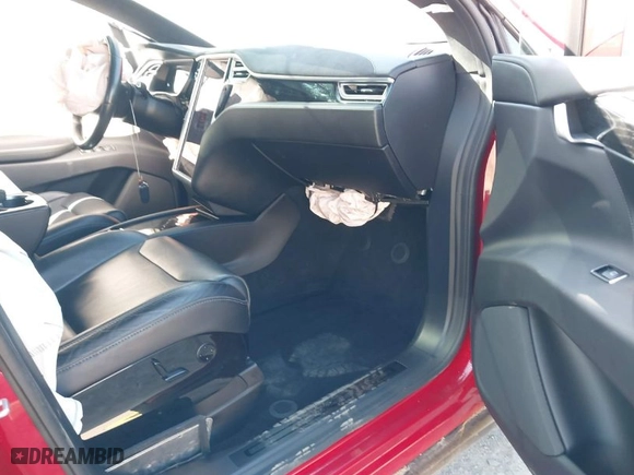 2016 Tesla Model X 70D with VIN 5YJXCAE27GF021994, listed as a IAAI auction lot 41976475 with 70,771 mi miles. Bid and sale history available at carsss.com. Image 5.