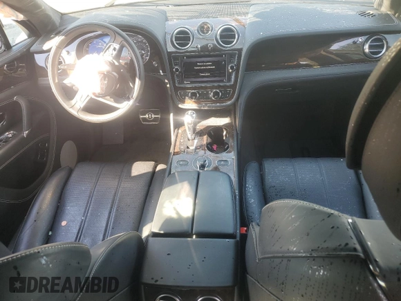 2019 Bentley Bentayga V8 z VIN SJAAM2ZV9KC024755, wystawiony jako Copart lot #46757605 z przebiegiem 26 951 mil mil oraz Szkoda całkowita • Salvage title. Historia ofert i sprzedaży dostępna na DreamBid. Obrazek 8.