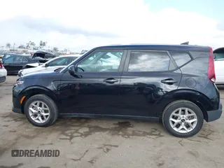 2021 Kia Soul S with VIN KNDJ23AU7M7126130, listed as a IAAI auction lot 42118112 with 21,773 mi miles and . Bid and sale history available at DreamBid. Image 14.