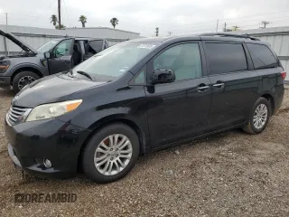 2017 Toyota Sienna XLE Auto Access Seat z VIN 5TDYZ3DC3HS796332, wystawiony jako Copart lot #51315935 z przebiegiem 85 396 mil mil oraz Szkody całkowita. Historia ofert i sprzedaży dostępna na DreamBid. Obrazek 1.