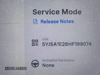2017 Tesla Model S 100D z VIN 5YJSA1E28HF199074, wystawiony jako IAAI lot #42449671 z przebiegiem 172 910 mil mil oraz . Historia ofert i sprzedaży dostępna na DreamBid. Obrazek 9.