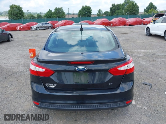 2012 Ford Focus SE z VIN 1FAHP3F26CL157551, wystawiony jako IAAI lot #42697232 z przebiegiem 135 024 mil mil oraz . Historia ofert i sprzedaży dostępna na DreamBid. Obrazek 17.