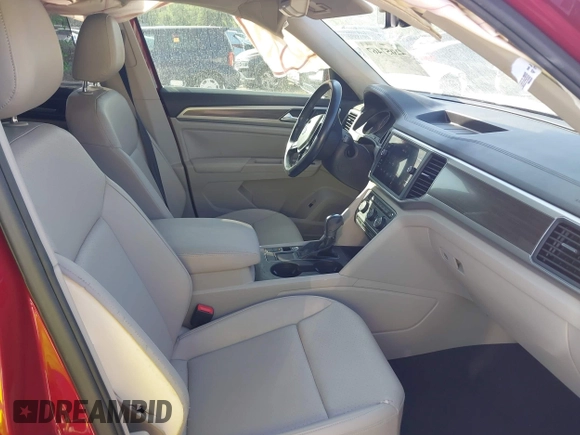 2018 Volkswagen Atlas SE with VIN 1V2DR2CA5JC521950, listed as a IAAI auction lot 42057467 with 99,750 mi miles and . Bid and sale history available at DreamBid. Image 5.