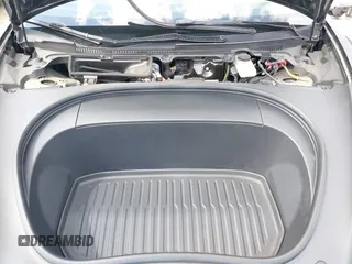2024 Tesla Model 3 z VIN 5YJ3E1EA0RF782725, wystawiony jako IAAI lot #42248130 z przebiegiem 40 776 mil mil oraz . Historia ofert i sprzedaży dostępna na DreamBid. Obrazek 10.