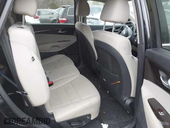 2020 Kia Sorento LX with VIN 5XYPGDA36LG655708, listed as a IAAI auction lot 41490218 with 55,597 mi miles. Bid and sale history available at carsss.com. Image 8.
