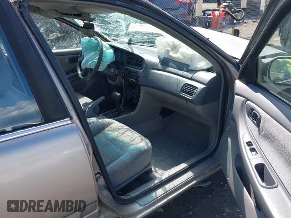 2000 Nissan Altima XE with VIN 1N4DL01D3YC132616, listed as a IAAI auction lot 42037326 with 131,941 mi miles. Bid and sale history available at carsss.com. Image 5.