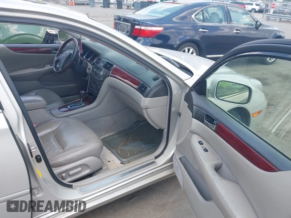 2002 Lexus ES 300 z VIN JTHBF30G220035419, wystawiony jako IAAI lot #42618535 z przebiegiem 218 434 mil mil oraz . Historia ofert i sprzedaży dostępna na DreamBid. Obrazek 5.