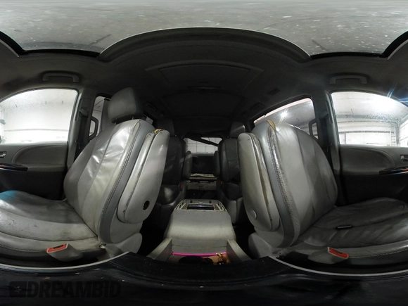 2012 Toyota Sienna XLE AAS z VIN 5TDYK3DC2CS197032, wystawiony jako IAAI lot #41942666 z przebiegiem 304 582 mil mil oraz . Historia ofert i sprzedaży dostępna na DreamBid. Obrazek 18.