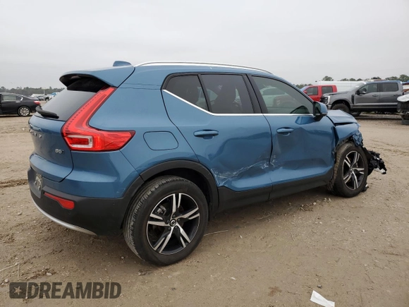 2023 Volvo XC40 Plus Bright Theme with VIN YV4L12UEXP2931841, listed as a Copart auction lot 89308025 with 13,190 mi miles and Salvage Title. Bid and sale history available at carsss.com. Image 3.