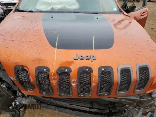 2015 Jeep Cherokee Trailhawk z VIN 1C4PJMBS7FW704980, wystawiony jako Copart lot #70334472 z przebiegiem 127 562 mil mil oraz Szkoda całkowita • Salvage title. Historia ofert i sprzedaży dostępna na DreamBid. Obrazek 12.