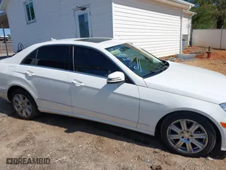 2013 Mercedes-Benz E-Class E 350 Luxury with VIN WDDHF5KB8DA729768, listed as a IAAI auction lot 42004944 with 184,587 mi miles. Bid and sale history available at carsss.com. Image 14.