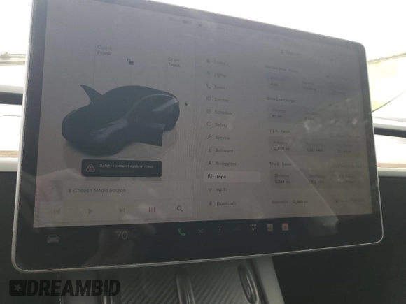 2024 Tesla Model Y Long Range z VIN 7SAYGDEE9RA293776, wystawiony jako Copart lot #51289225 z przebiegiem 12 990 mil mil oraz Szkoda całkowita • Salvage title. Historia ofert i sprzedaży dostępna na DreamBid. Obrazek 9.