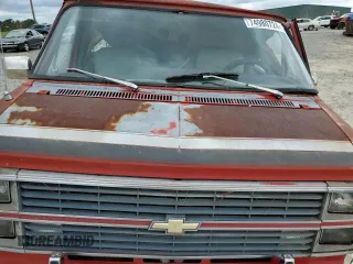 1984 Chevrolet Chevy Van z VIN 1GBEG25HXE7108320, wystawiony jako Copart lot #74980724 z przebiegiem Nie podano mil oraz Nie do naprawy • Non repairable. Historia ofert i sprzedaży dostępna na DreamBid. Obrazek 12.