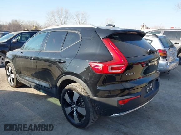 2020 Volvo XC40 Momentum with VIN YV4162UK5L2196730, listed as a IAAI auction lot 41777418 with 43,465 mi miles and . Bid and sale history available at DreamBid. Image 3.