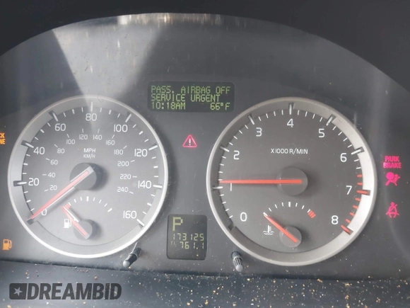 2006 Volvo S40 2.4L with VIN YV1MS382X62187886, listed as a IAAI auction lot 41943211 with 173,125 mi miles. Bid and sale history available at carsss.com. Image 7.