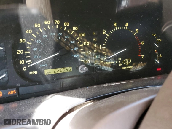 2001 Lexus LX 470 with VIN JTJHT00W613504449, listed as a Copart auction lot 45995455 with 229,056 mi miles and Salvage Title. Bid and sale history available at DreamBid. Image 9.