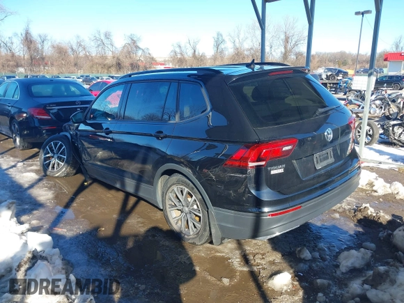 2021 Volkswagen Tiguan S with VIN 3VV0B7AXXMM118642, listed as a IAAI auction lot 41265544 with 35,410 mi miles. Bid and sale history available at carsss.com. Image 3.