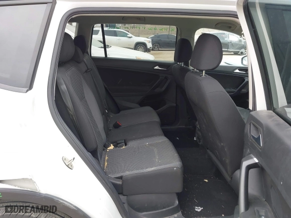 2021 Volkswagen Tiguan S with VIN 3VV0B7AX5MM071469, listed as a IAAI auction lot 41716496 with 38,213 mi miles. Bid and sale history available at carsss.com. Image 8.