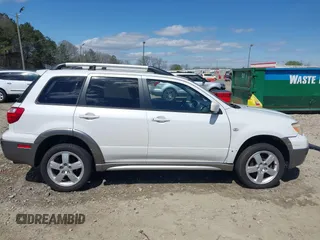 2005 Mitsubishi Outlander XLS with VIN JA4LX41F55U004879, listed as a IAAI auction lot 41835968 with 212,199 mi miles. Bid and sale history available at carsss.com. Image 13.