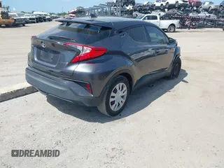 2020 Toyota C-HR LE z VIN NMTKHMBX4LR111797, wystawiony jako IAAI lot #42122726 z przebiegiem 62 138 mil mil oraz . Historia ofert i sprzedaży dostępna na DreamBid. Obrazek 4.