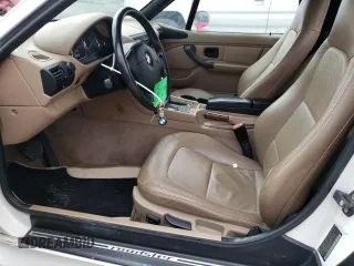 2000 BMW Z3 2.5 z VIN 4USCH9340YLG03496, wystawiony jako Copart lot #70895974 z przebiegiem 115 664 mil mil oraz Szkody całkowita. Historia ofert i sprzedaży dostępna na DreamBid. Obrazek 7.